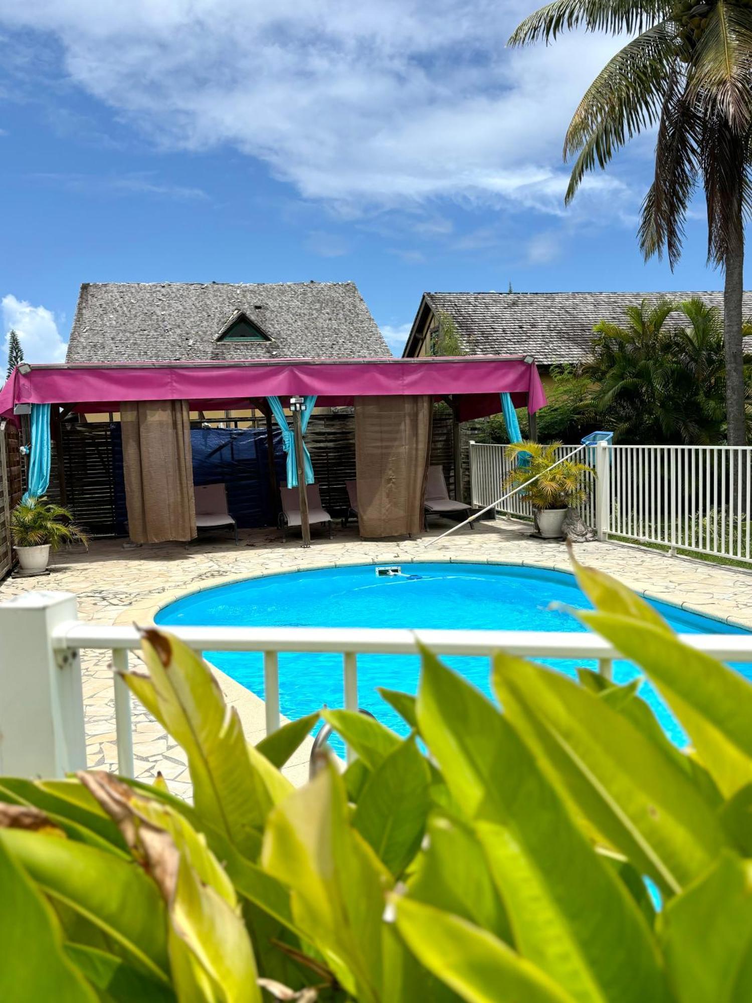 Le Nid De Lorhila - Jacuzzi, Piscine, Plage Sainte-Anne  Bagian luar foto